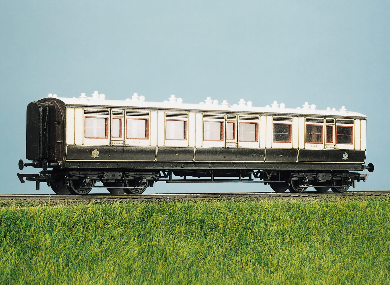 LMS 50ft Arc Roof Corridor Coach Kit
