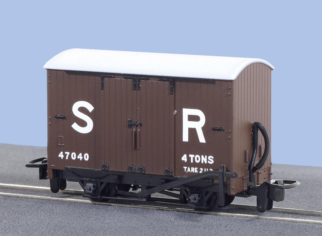 OO-9 Box Van SR Livery No. 47040