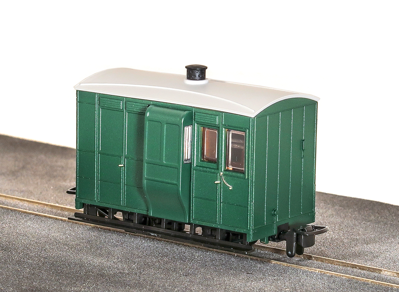 OO-9 4 Wheel Brake Coach Green
