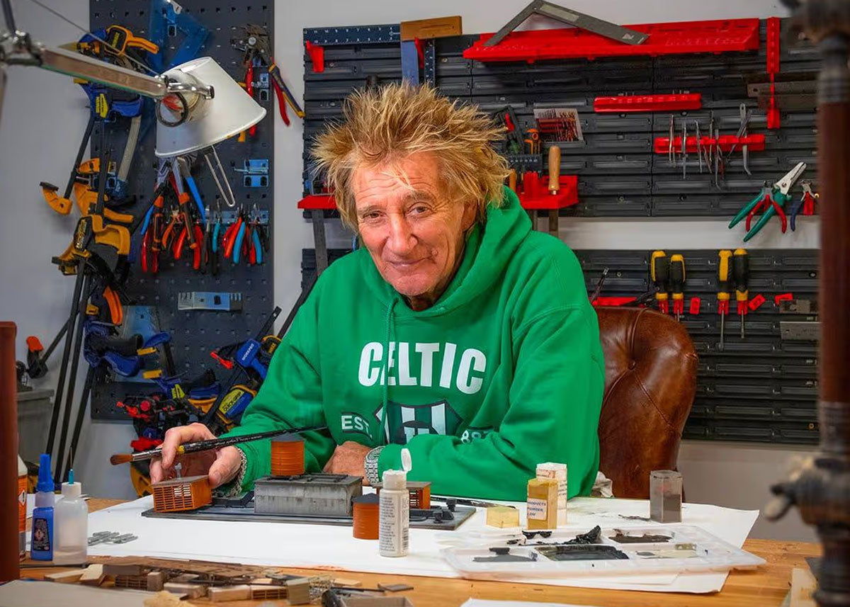 'Sir Rod Stewart reveals his model masterpiece with Railway Modeller'