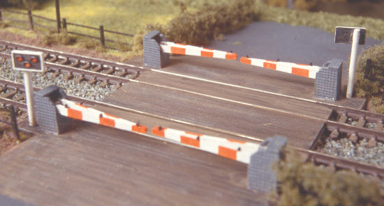 235 - RATIO - N - Level Crossing with Barriers