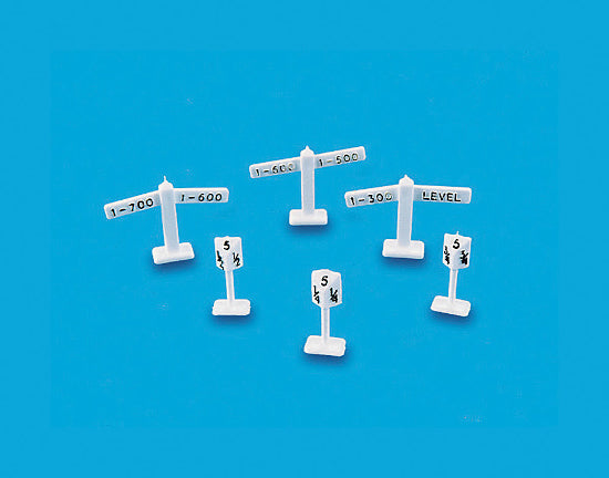 5051 - Modelscene - OO/HO - Level Signs & Mile Posts