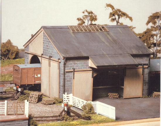 534 - RATIO - OO/HO - Stone Goods Shed (155mm x 170mm)