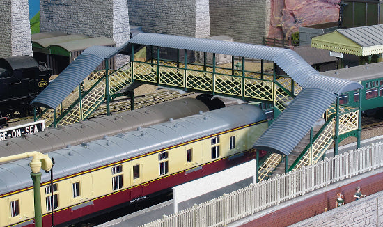 548 - RATIO - OO/HO - Modular Covered Footbridge