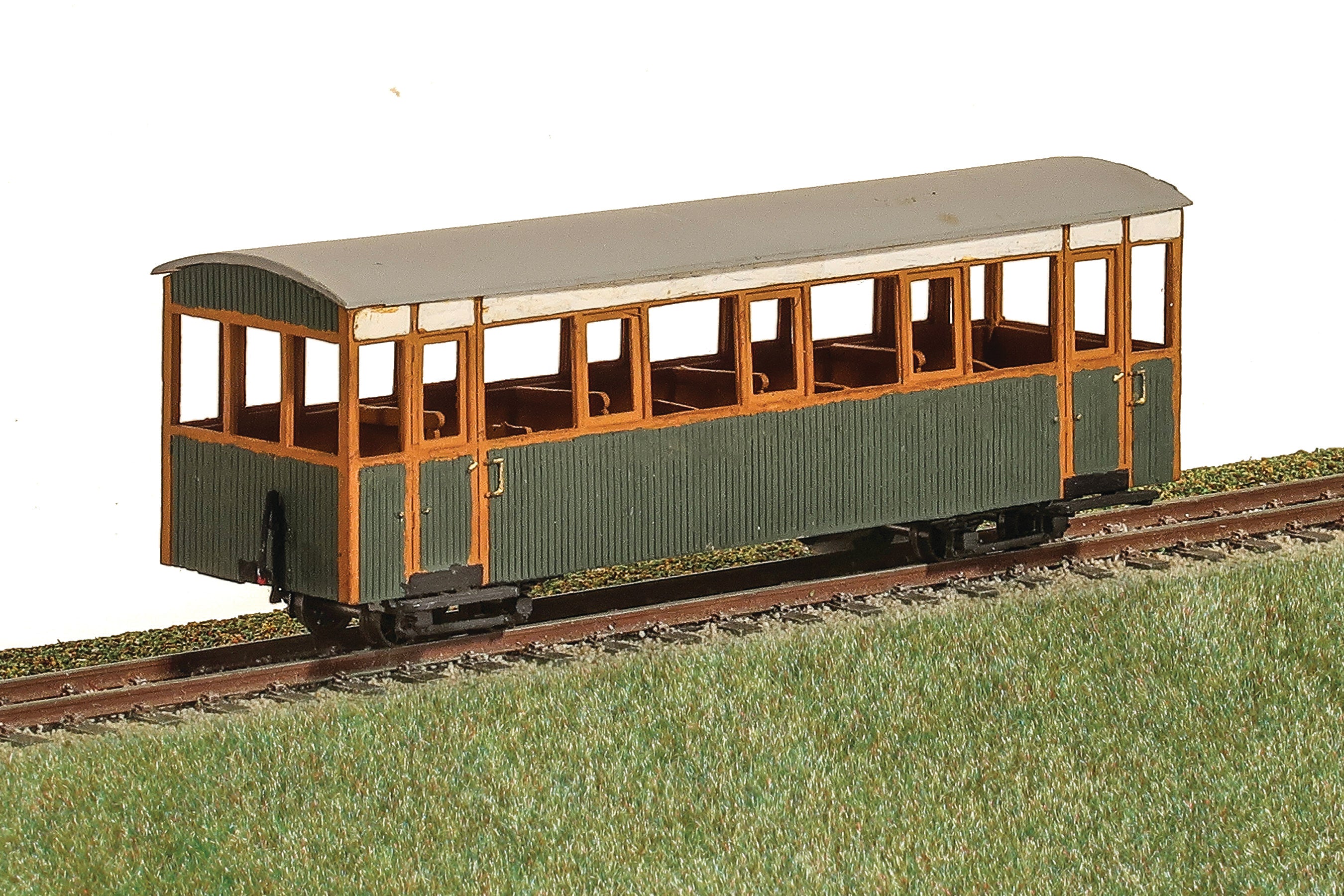 DM40 - Dundas - OO-9 - Welsh Highland Rly Bogie Coach