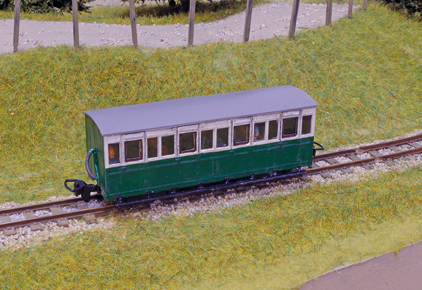 DM64 - Dundas - OO-9 - F & B Rly 4 Comp Panelled Composite Coach
