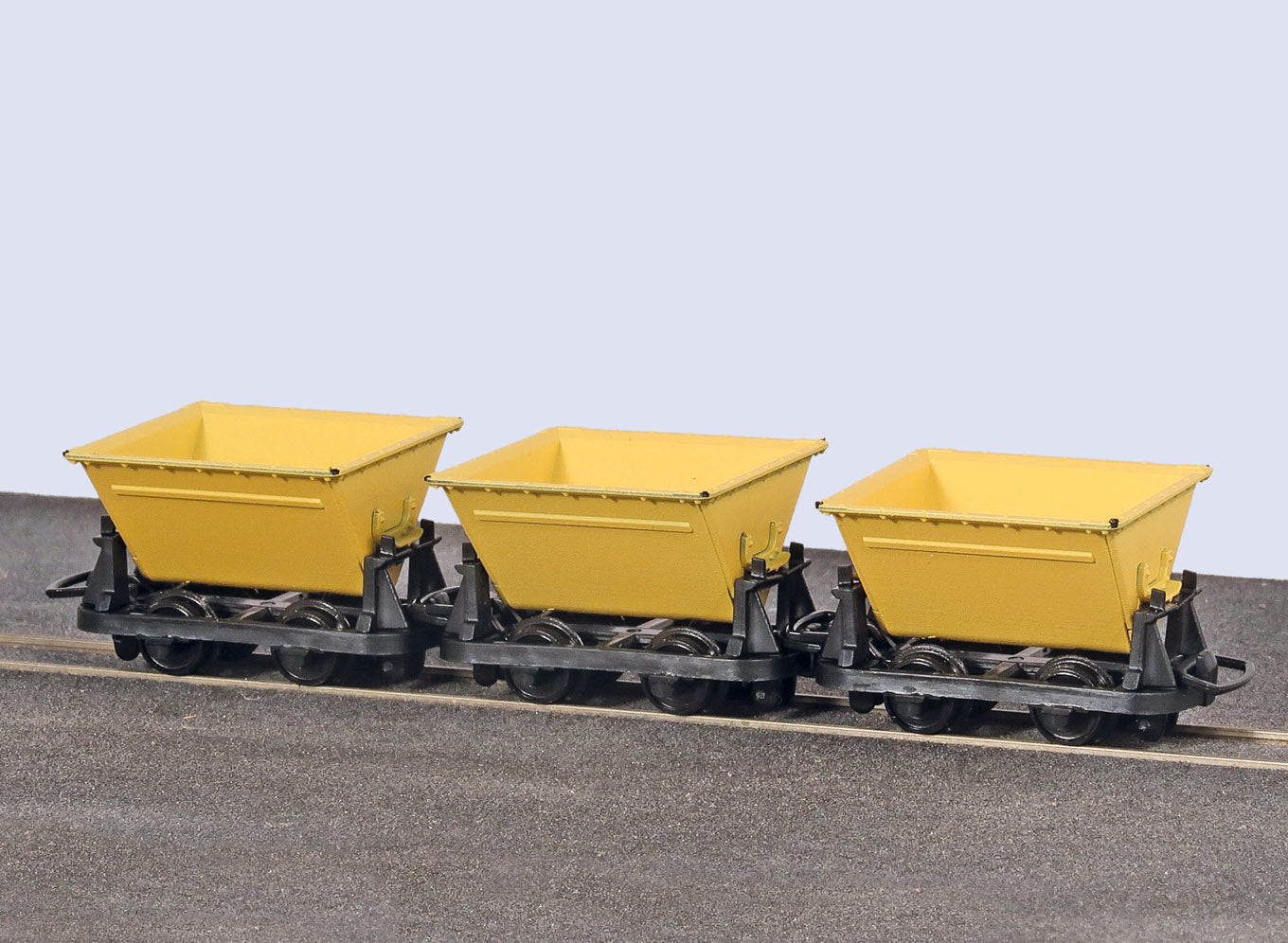 GR332 - PECO - OO-9 - V Skip Wagons - yellow