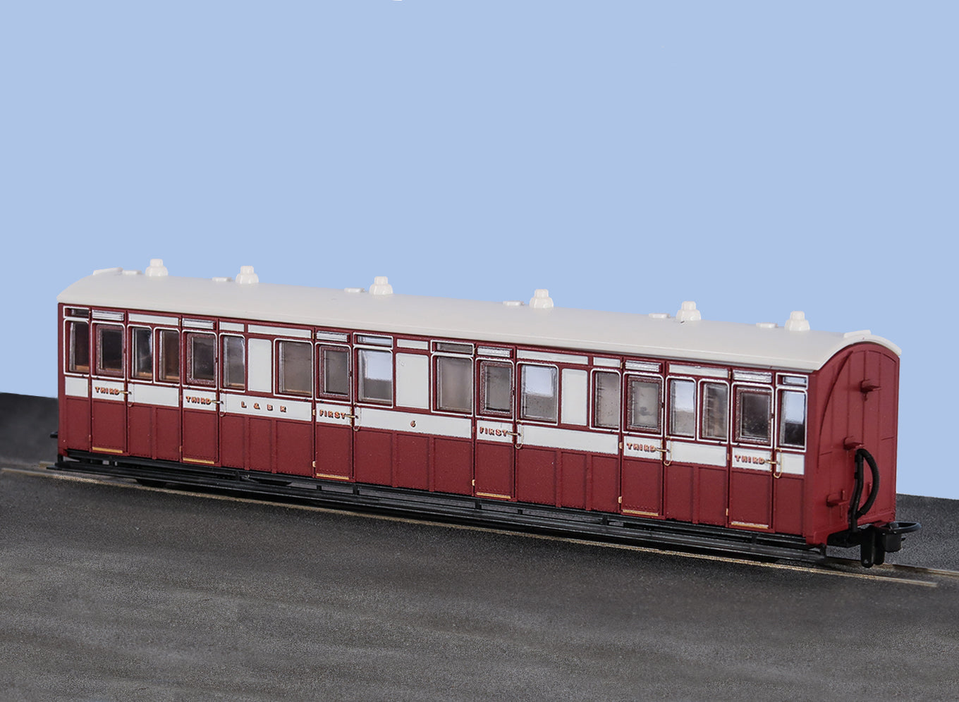 GR400B - PECO - OO-9 - L&B Composite Coach 1st/3rd L & B Livery No. 6