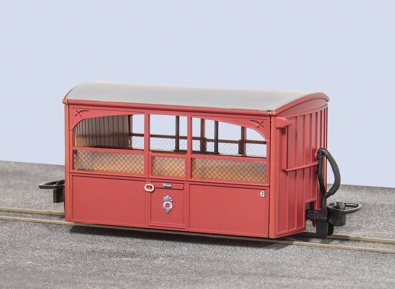 GR563 - PECO - OO-9 - F.R. 4 Wheel Bug Box Coach, 'Zoo Car' 1970s/80s Red