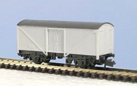 KNR9 - PECO - N - Box Van Parcels and Fish
