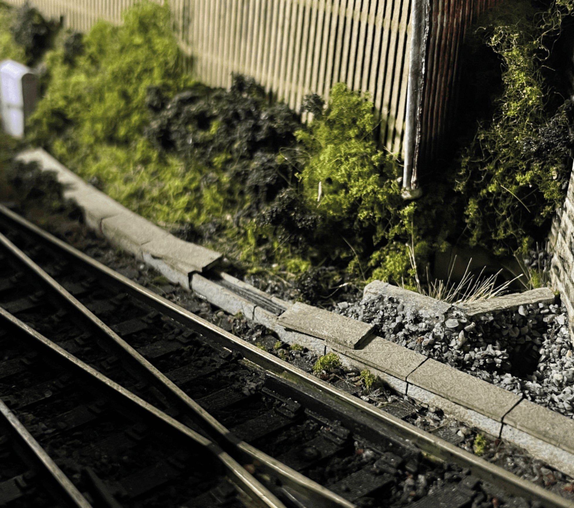 LX035 - Scale Model Scenery - OO/HO - Concrete Lineside Trunking