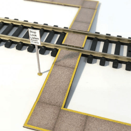 LX051 - Scale Model Scenery - OO/HO - Foot Crossing/Pedestrian Level Crossing/Ant