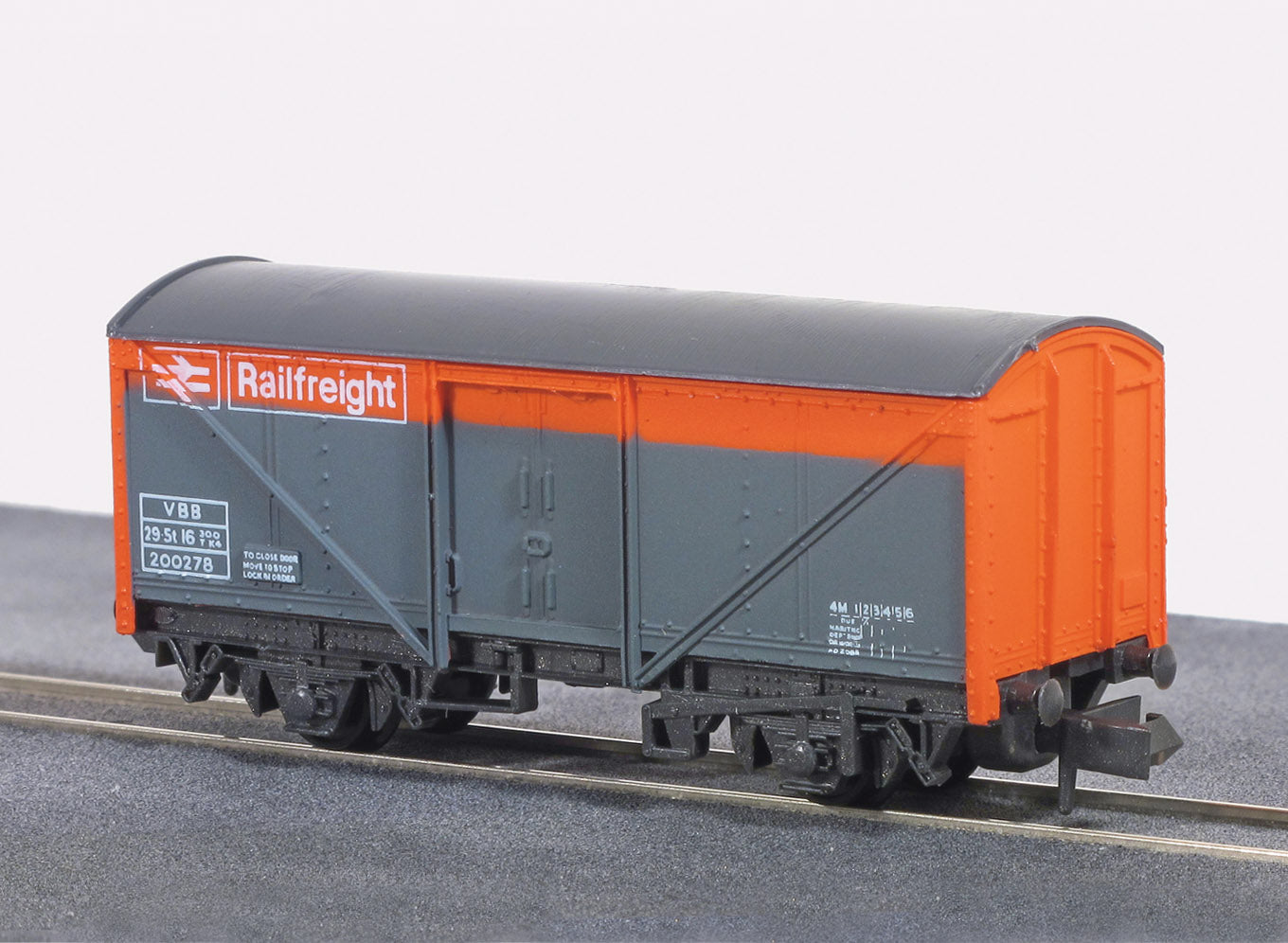 NR12R - PECO - N - Van Railfreight