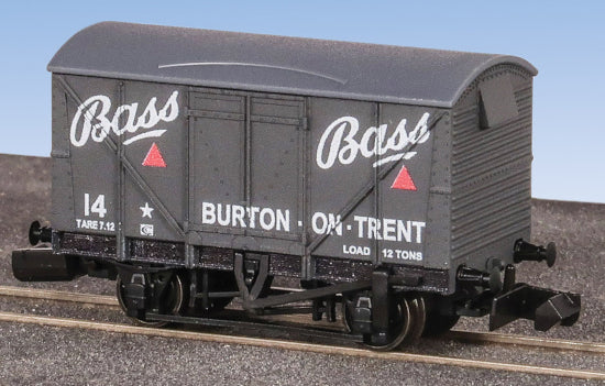 NR2002P - PECO - N - BR Vanfit Plywood Bass Brewery