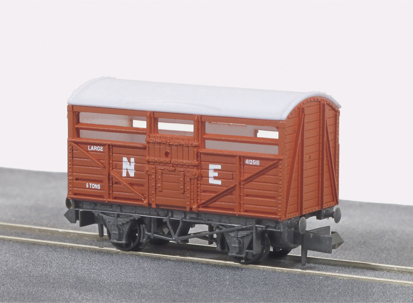 NR45E - PECO - N - Cattle Truck LNER