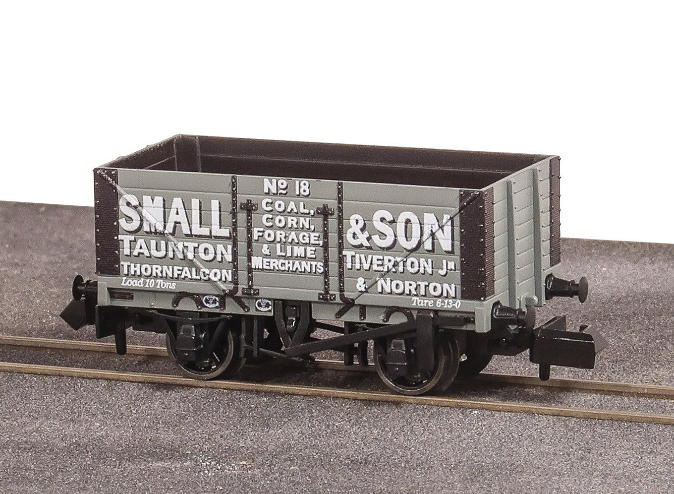 NR7014P - PECO - N - 9ft 7 plank open wagon, Small & Sons