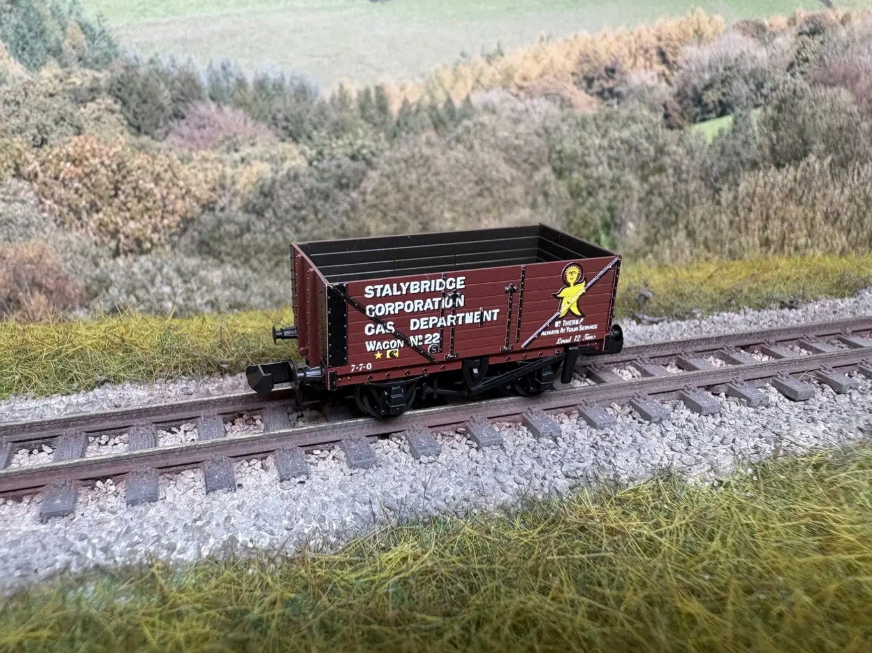 NR7024P - PECO - N - Ready-to-run 7 plank Open Wagon, Stalybridge Corp Gas Dept