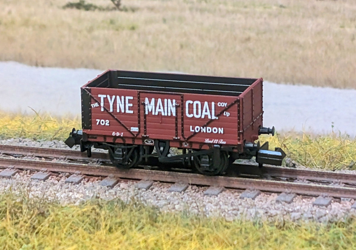 NR7032P - PECO - N - Ready-to-Run 7 plank Open Wagon, Tyne Main Coal Ltd.