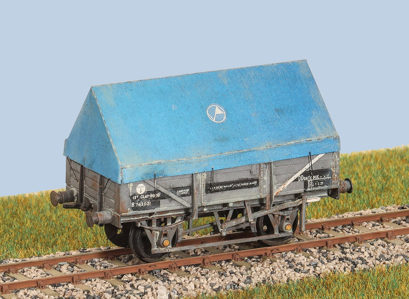 PC542 - Parkside - OO/HO - BR 'Clayhood' China wagon (M/W)