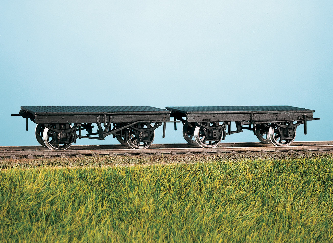 PC570 - Parkside - OO/HO - 9' Wheelbase LNWR/LMS Wagon Underframes (2)