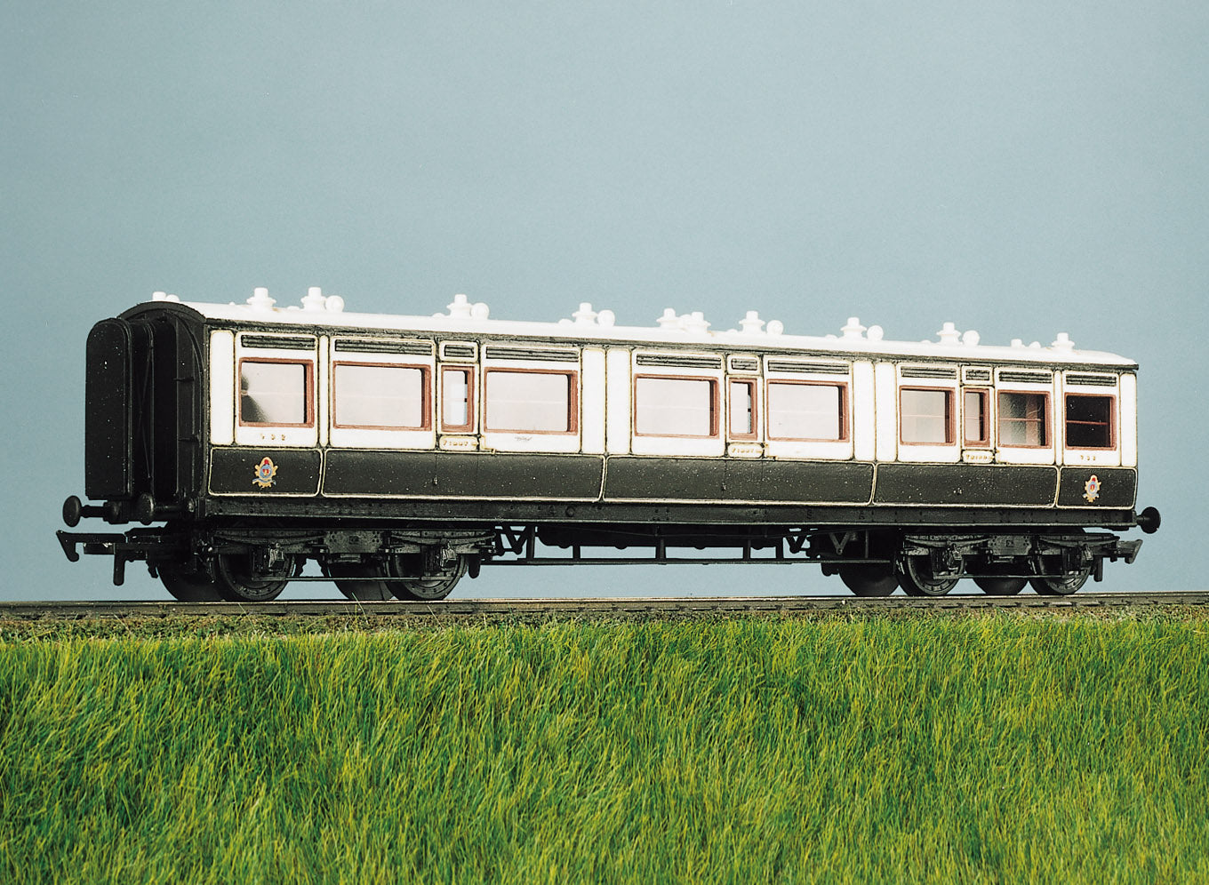 PC732 - Parkside - OO/HO - LMS (Ex LNWR) 50ft Arc Roof Corridor Composite