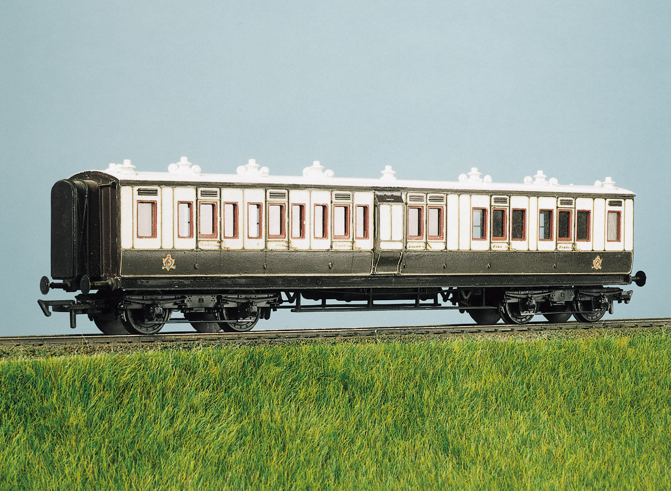 PC733 - Parkside - OO/HO - LMS (Ex LNWR) 50ft Arc Roof Corridor Brk Comp