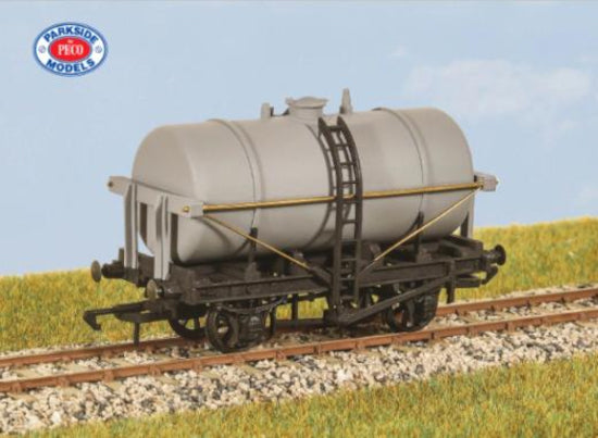 PC92 - Parkside - OO/HO - 10' Wheel Base, Oil Tank Wagon Kit (Ex Peco 75)