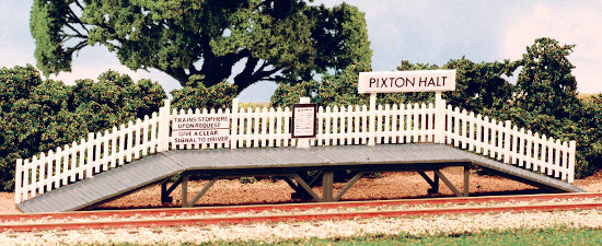 SS25 - Wills - OO/HO - Station Halt, Complete With Fencing & Signs