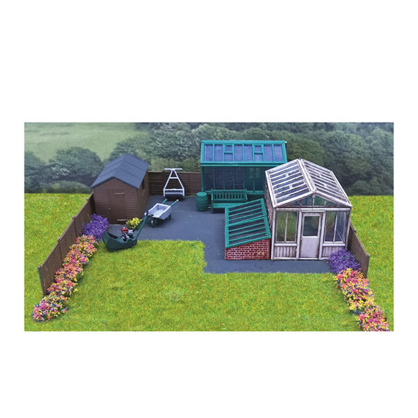 SS92 - Wills - OO/HO - Garden Buildings & Accessories