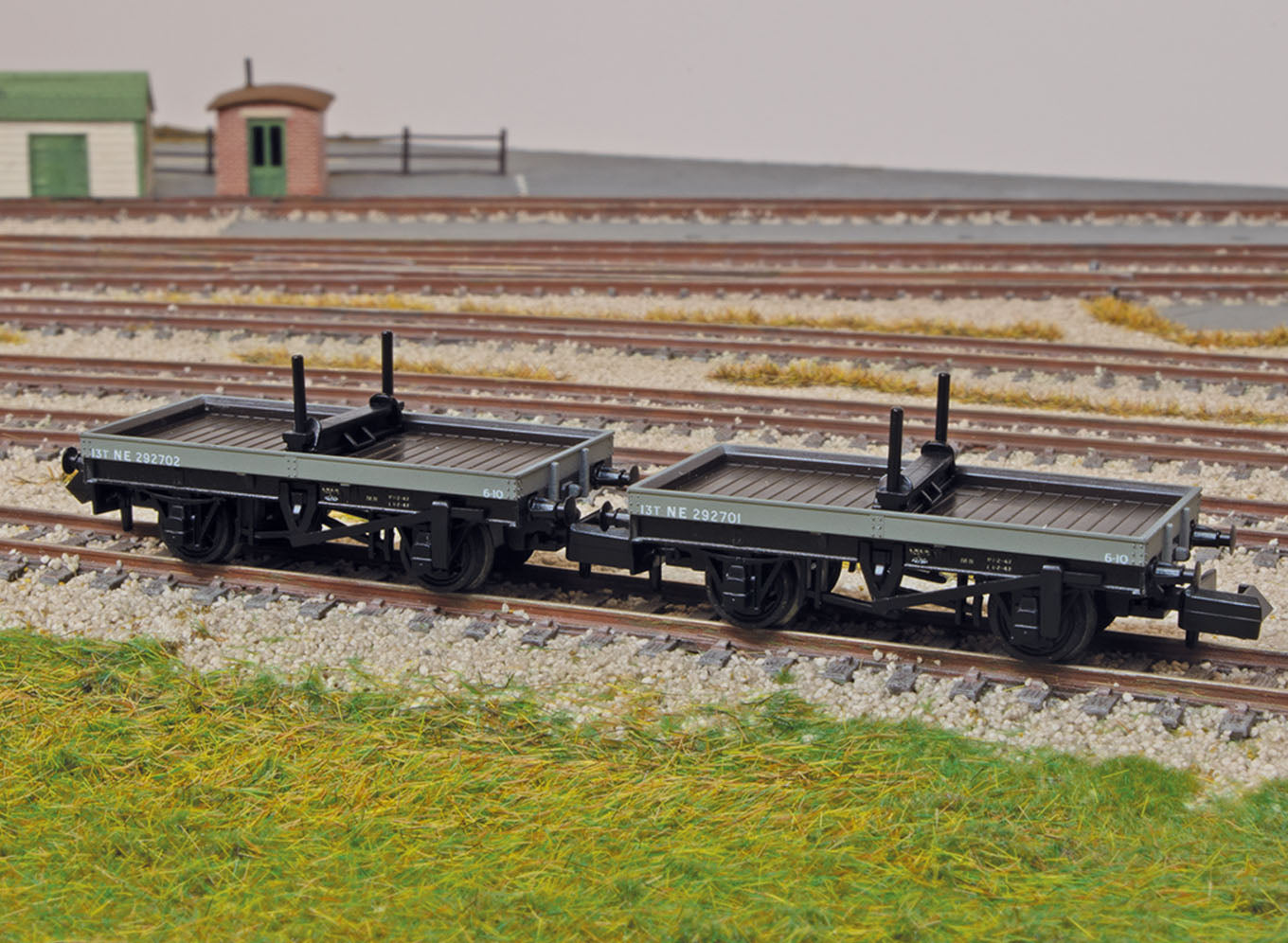 NR1151E - PECO - N - 4achsiger Drehgestellwagen Doppelpackung, NE Grau