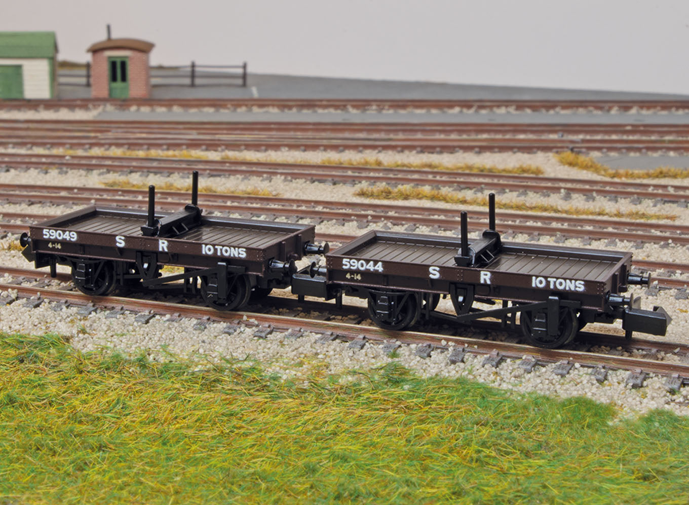 NR1152S - PECO - 4w Rungenwagen, Doppelpackung, SR Braun