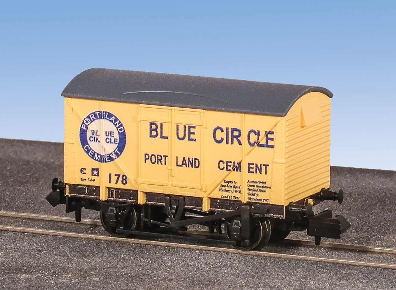 BR Vanfit Wagon -  Blue Circle Cement