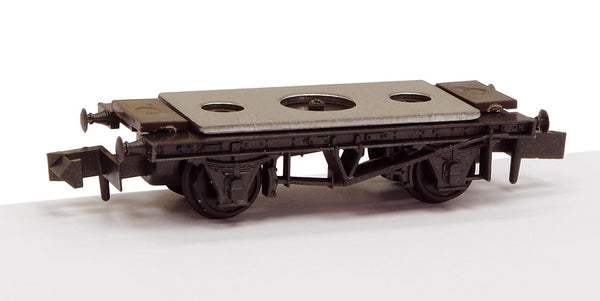 PECO Model Trains | 10ft WB Wagon Chassis, Steel Type Sole Bars with Disc Wheels