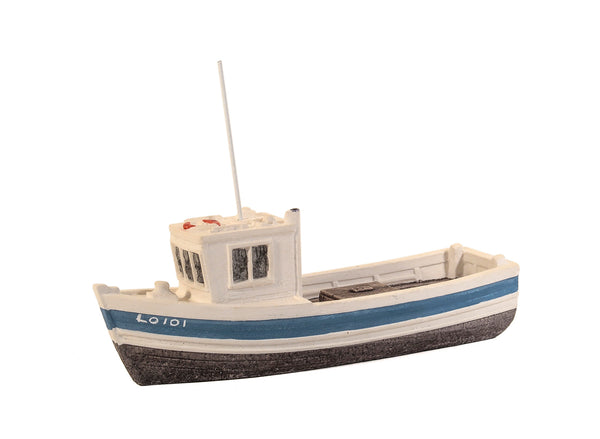 Kleines Fischerboot mit vorderem Steuerhaus